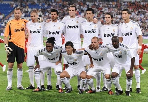 Real Madrid 2009/2010 Home Jersey